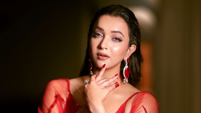 koushani-mukherji-6995d87c01ee9