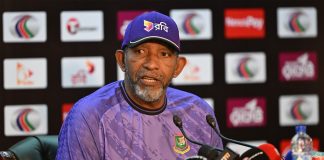 পাকিস্তানের বিপক্ষে প্রতিদ্বন্দ্বিতাপূর্ণ সিরিজের প্রত্যাশা সিমন্সের