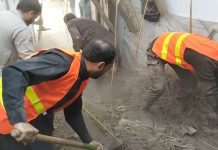 পাকিস্তানে দোকানের ছাদ ধসে ৮ নারী নিহত