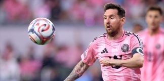 নতুন ঘরে প্রথম গল্প লিখলেন মেসি