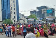 মন্ত্রীর হস্তক্ষেপে তেজগাঁওয়ে শ্রমিকদের অবরোধ প্রত্যাহার