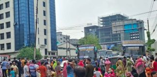 মন্ত্রীর হস্তক্ষেপে তেজগাঁওয়ে শ্রমিকদের অবরোধ প্রত্যাহার