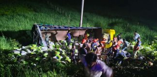 দাউদকান্দিতে ট্রাক খাদে পড়ে নিহত ৭