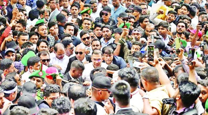 স্থিতিশীলতা বজায় রাখতে শিক্ষার্থীদের সহযোগিতা চান প্রধানমন্ত্রী