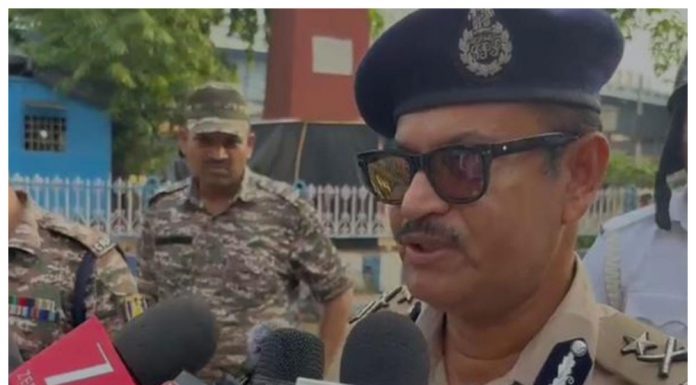 কলকাতায় বিক্ষোভ, ছত্রভঙ্গে পুলিশের অ্যাকশন