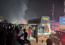 ভালুকায় ব্যবসায়ীদের ধাওয়া খেয়ে পালালেন ইউএনও, গানম্যান আহত
