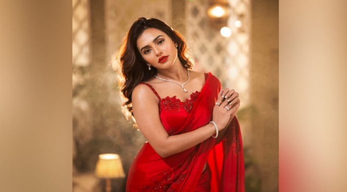 চাকচিক্যের আড়ালে প্রতিদিনই আমাদের স্ট্রাগল করতে হয়: ফারিয়া