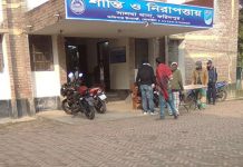 ঝড়ে গাছ পড়া নিয়ে সংঘর্ষে আহত ১২