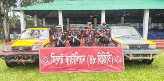 সীমান্তে চিংড়ির রেণু পোনাসহ পৌনে ২ কোটি টাকার চোরাই পণ্য আটক