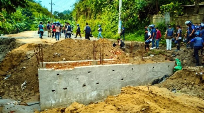 র্যাবের সঙ্গে ইয়াসিন বাহিনীর গোলাগুলি বুলডোজারে গুঁড়িয়ে দেওয়া হলো র্যাবের ক্যাম্প