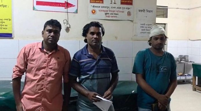 নবীনগরে র্যাবের ওপর সন্ত্রাসীদের হামলা, আহত ৩
