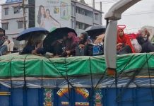 বৃষ্টিতে ঘরমুখো মানুষের চরম ভোগান্তি