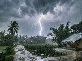 ১৭ জেলায় রাতেই ঝড়ের পূর্বাভাস, বজ্রসহ বৃষ্টি চলবে আরো ১০ দিন