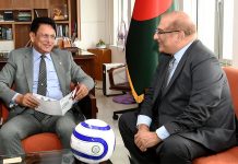 বাংলাদেশের স্কুলে বিতরণের জন্য ১ হাজার ফুটবল উপহার দিল পাকিস্তান