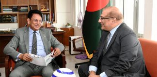 বাংলাদেশের স্কুলে বিতরণের জন্য ১ হাজার ফুটবল উপহার দিল পাকিস্তান