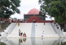 মাজারের দিঘিতে কুমিরে টেনে নেওয়া শিশু ফাতেমার লাশ উদ্ধার