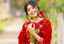 ব্রাজিলভক্ত পড়শী নিজের গানে উচ্ছ্বাস প্রকাশ