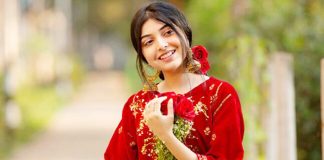 ব্রাজিলভক্ত পড়শী নিজের গানে উচ্ছ্বাস প্রকাশ