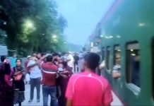 যাত্রীবাহী ট্রেন রেখে উধাও চালক