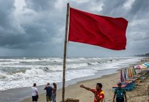 সাগরে লঘুচাপ, ঝড়ের শঙ্কায় বন্দরে ৩ নম্বর সতর্কসংকেত