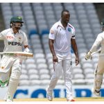 টেস্টে বিব্রতকর রেকর্ড গড়ল পাকিস্তান