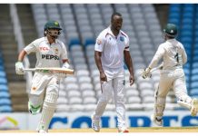 টেস্টে বিব্রতকর রেকর্ড গড়ল পাকিস্তান