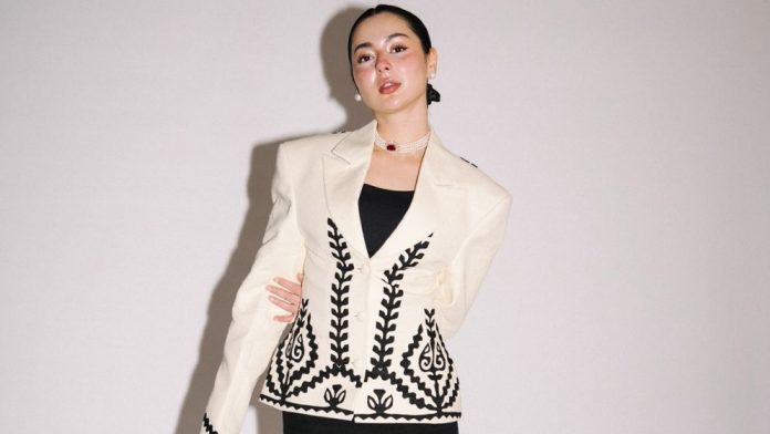 hania-amir-6a50c18aa331f