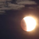 আজ আকাশে দেখা যাবে বিরল ‘ব্লাড মুন’, কখন কোথায়