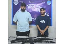 ‘বন্দুক’ হাতে ঘোরার ভিডিও ভাইরাল, সেই দুই তরুণ আটক