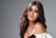 অর্থ সাহায্য চেয়ে অশালীন প্রস্তাবের মুখে মডেল