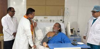 মিঠুন চক্রবর্তীকে দেখতে হাসপাতালে শুভেন্দু