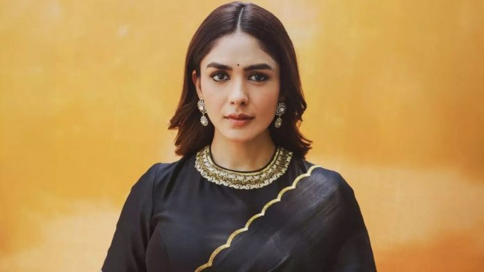 mrunal-thakur-6a719df8ca26f
