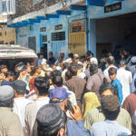 পাকিস্তানে স্কুলের ছাদধসে নিহতের সংখ্যা বেড়ে ২৮